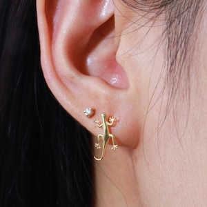 Lizard Stud Earrings, Lizard Ear Studs, Gecko Lizard Earrings, Lizard Cartilage Earrings, Gift for Animal Lover
