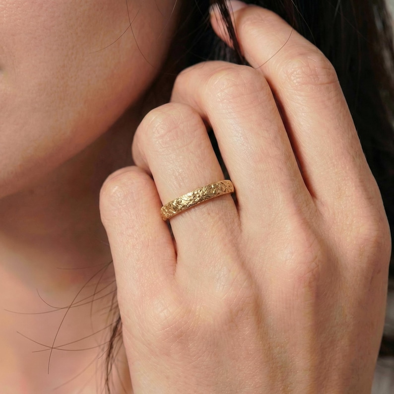 Anello nuziale floreale con primula viola, anello antico in oro semplice 10K/14K/18K con fiore unico, anello con fiore di nascita di febbraio immagine 5
