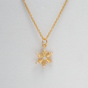 Collana minimalista con fiocco di neve, ciondolo a forma di fiocco di neve, collana con ciondolo a forma di fiocco di neve, regalo per lei, collana con cristalli di ghiaccio