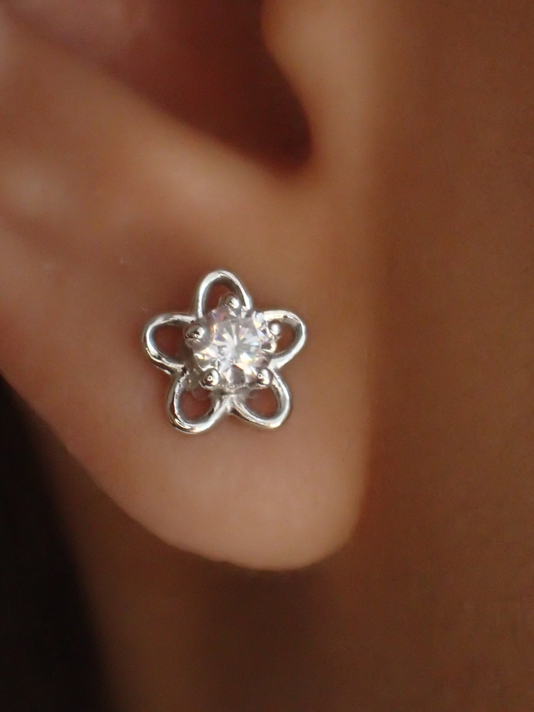 Flower Stud Earrings / 925 Sterling Silver Flower Earrings
