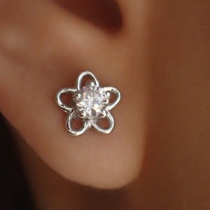 Flower Stud Earrings / flower earrings / Diamonds Minimalist Earrings / Bridesmaid Gift / In Stock
