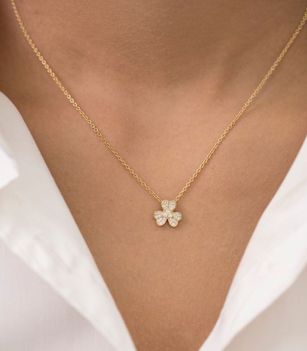アイリービーチ　shell clover necklace Clover Necklace, Three Leaf Clover Necklace, Irish Necklace