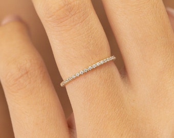 Micro Pave Eternity Diamond Wedding Ring, 1,3 MM Half Eternity Band, Sierlijke Stapelbare Band, Verjaardagscadeau