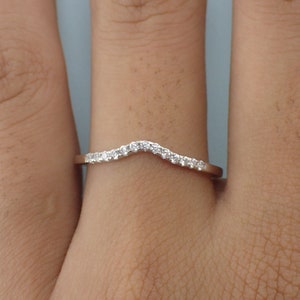 Jonc diamant incurvé, Jonc empilable assorti, Rehausseur de bague incurvée en or massif 14 carats, Jonc simple et délicat