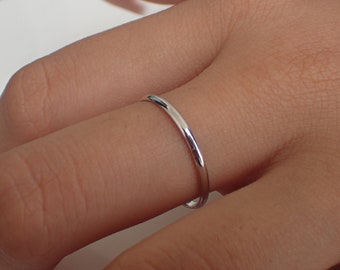 1.5mm Simple Thin Plain Wedding Band, Half Dome in 14k Solid Gold Smooth Plain Band, Thin Dainty Band, Stackable Gold Band