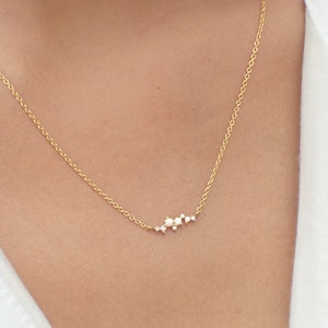 White Sapphire Cluster Necklace / Delicate Layering Necklace Gifts for Her / Dainty Necklace