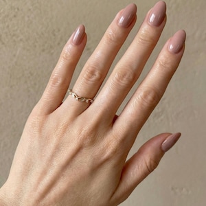 Gold Moissanite Blatt Ring, Natur inspirierter Hochzeitsring, passendes stapelbares Band für Frauen, Vintage inspiriertes Bandgeschenk für sie Bild 6