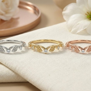 Gold Moissanite Blatt Ring, Natur inspirierter Hochzeitsring, passendes stapelbares Band für Frauen, Vintage inspiriertes Bandgeschenk für sie Bild 3