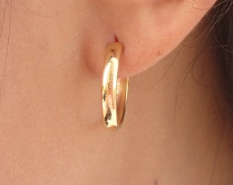 Minimalist Hoop Earring, Sleeper Earrings for Women, Thin Hoop Earring, No Stone Gold Earring, Huggie Earrings, In Stock