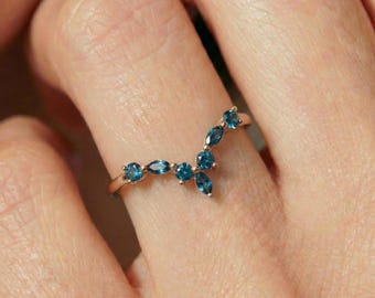 London Blue Curved Ring, 14K Gold Stacking Wedding Band, Dainty V-Shape Marquise & Round Gemstone Anniversary Ring, Delicate Teal Blu