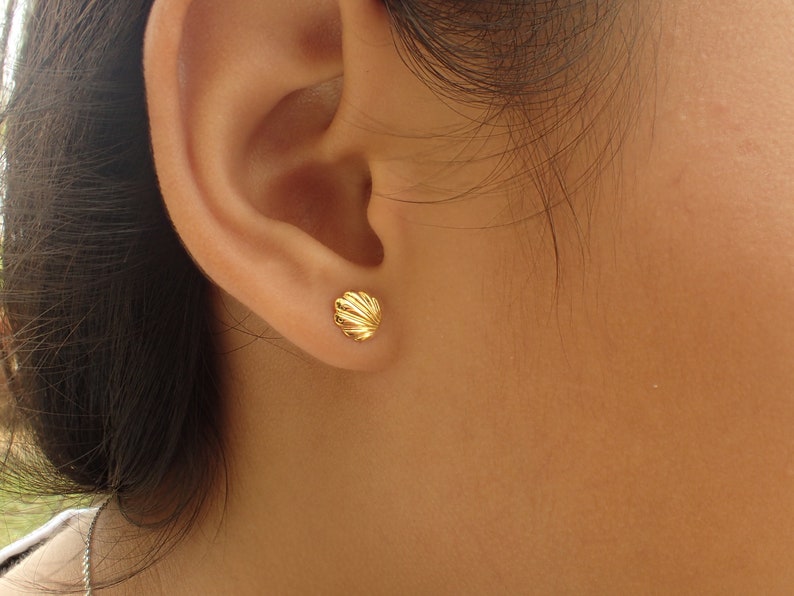 Blue Small Clam Earrings