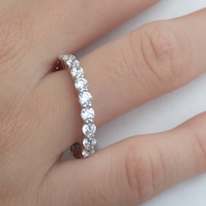 2.5mm Shared Prong Diamond Wedding Band, Solid Gold Half Eternity Band, Stacking Ring, Diamond Wedding Ring 0.54 CTW