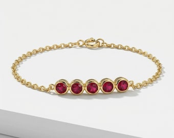 5 Steine Rubin Armband / 14K Solid Gold dünne Kette Armband / 2 mm Lünetten Armband / September Birthstones Armband
