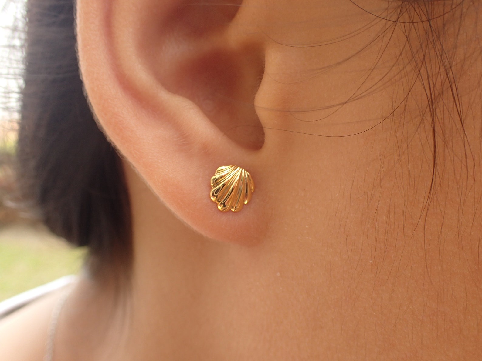 Retro Gold Plated Shell Clip-On Earrings – 2cm Seashell Clam Design, Non-Pierced
