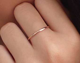 1.5mm Simple Thin Plain Wedding Band, 14k Solid Gold Smooth Plain Band, Thin Dainty Band, Stackable Gold Band