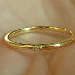 14k Solid Gold Diamond Wedding Band / 1 Stone Micro Pave Diamond Wedding Band / 1 Stone Diamond Band / Thin Dainty Diamond Wedding Ring