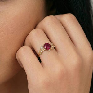 Round Ruby Nature Inspired Engagement Ring, 18K Gold Leaf Branch Ring, July Birthstone Ring, Romantic Bridal Promise Ring image 3