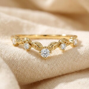Vintage Moissanite Wedding Ring, Unique Curved Band, Vintage Anniversary Ring Gift for Women image 3