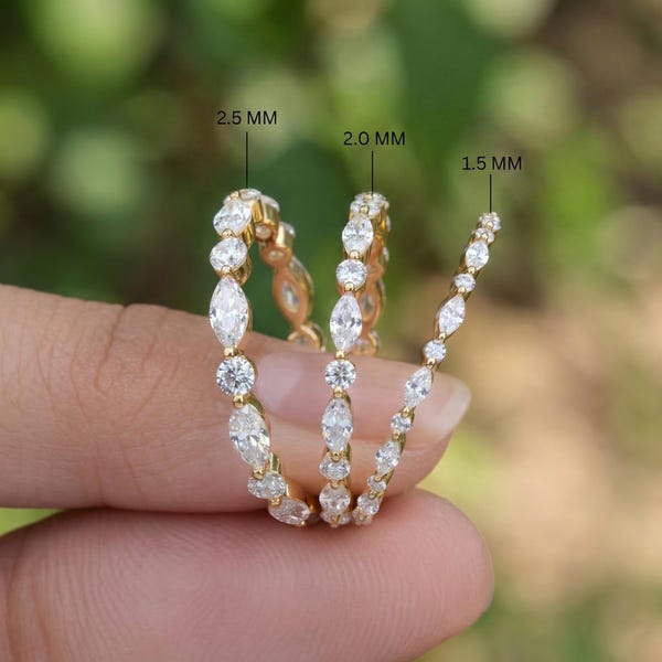 Anillo de eternidad con diamantes talla marquesa y redonda / Anillo apilable de oro delicado / Regalo de aniversario de bodas para ella / Joyería fina minimalista