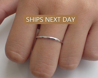 1.5mm Simple Thin Plain Wedding Band, Smooth Plain Band, Thin Dainty Band, Half Dome Band, Valentine's Day Gift