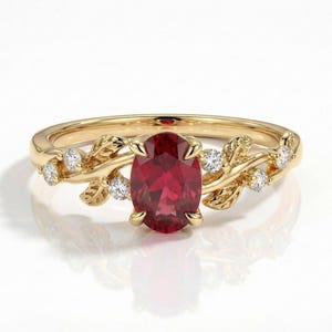 Anillo de rubí para mujer: un regalo con significado: joyería inspirada en la naturaleza en oro de 14 quilates.
