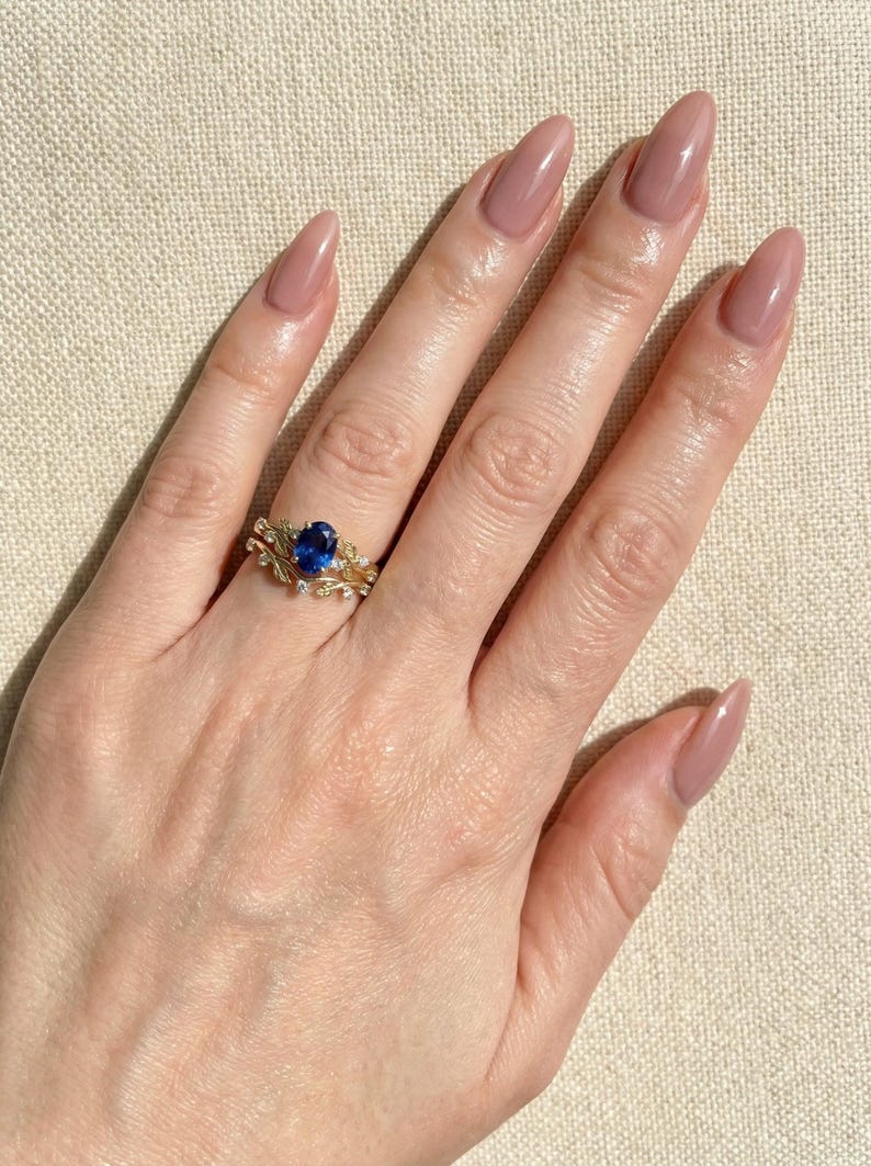 Gold Moissanite Blatt Ring, Natur inspirierter Hochzeitsring, passendes stapelbares Band für Frauen, Vintage inspiriertes Bandgeschenk für sie Bild 9