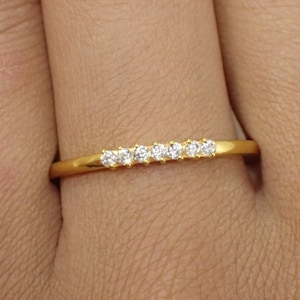 7 Stones Prong Setting Diamond Wedding Band / April Birthstones in 14k Solid Gold / Thin Dainty Stackable Band / Diamond Wedding Band