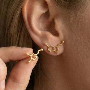 Nageloorring dopaminemolecuul, stud serotoninemolecuul, wetenschappelijk geïnspireerde sieraden voor liefhebbers van scheikunde, cadeau molecuul crawler