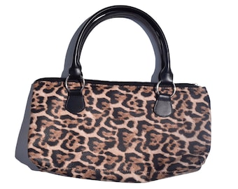 Bolso baguette con estampado de leopardo