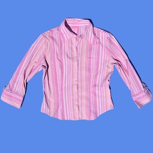 Chemise boutonnée ajustée des années 2000
