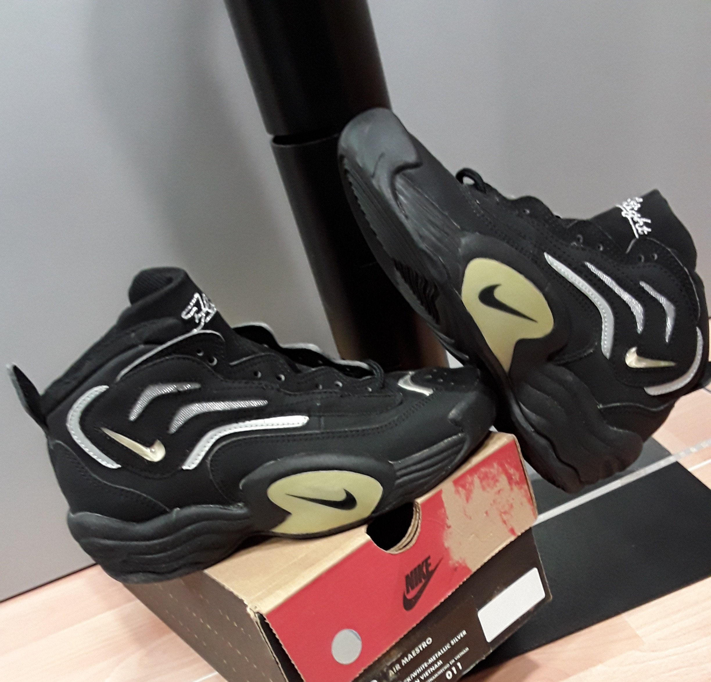 90s nike basketball shoes