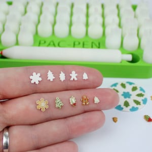 PAC-PEN Polymer Clay Plunger Micro Cutter Set - No.04 Christmas