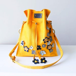 Bolso pequeño de cuero, bolso bandolera de cuero, bolso de cubo amarillo, bolso de diseño