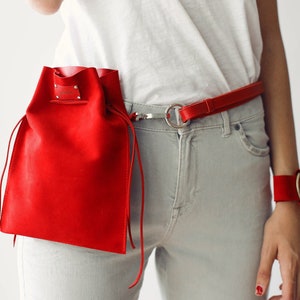 Leder Gürteltasche für Frauen, Muttertagsgeschenk, Ledergürteltasche, Hüfttasche, rote Bauchtasche, Gürteltasche Frau, kleine Ledergeldbörse
