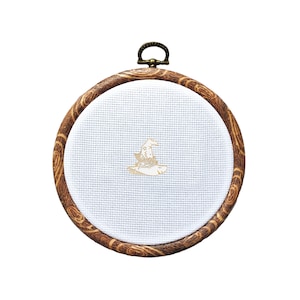 Enamel Needleminder - Enamel Needleminder, Magnetic, Needle Holder, Cross Stitch Tools, Cross Stitch Supplies, Embroidery, Cover Minder