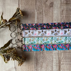 Lanière de 18 pouces à motifs variés, lanière de cou, porte-clés, porte-carte d'identité, lanière en gros-grain, lanière tendance