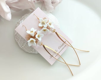 Boucles d'oreilles fleurs mariage, boucles d'oreilles fleurs, bijoux mariée fleurs blanches , boucles d'oreilles fleurs