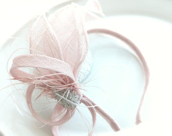 Wedding fascinator, pink fascinator, pink wedding fascinator, pink wedding fascinator hat, pink wedding fascinator headband, pink guest hat fascinator