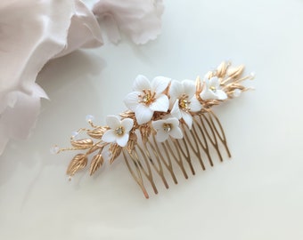 Wedding flower comb, bridal comb white flowers, wedding comb white flowers, wedding hair comb white flowers