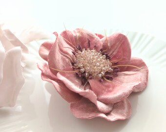 Broche fleurs, broche mariage fleurs, corsage fleurs mariage, broche fleurs rose, broche cérémonie, corsage cérémonie fleurs