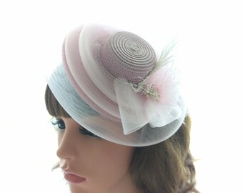 Roze bruiloft fascinator met veren, roze bruiloft gunst hoed, roze bruiloft gast fascinator met veren