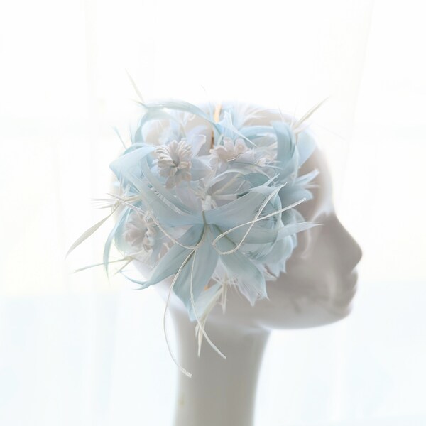 Bibi mariage,bibi mariage bleu, bibi plumes, bibi de mariage bleu, serre-tête mariage, bibi chapeau invité, bibi serre-tête mariage