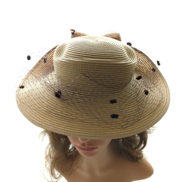 Chapeau mariage, chapeau de cérémonie, chapeau cérémonie beige, bibi chapeau mariage beige, chapeau bibi mariage