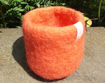 Handmade Woolen Felt Storage Basket/Bin, Terracotta/ White mix.