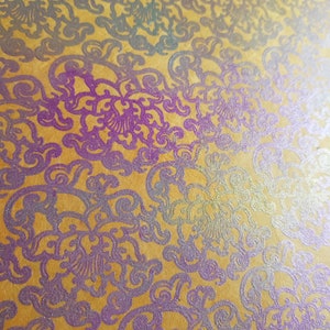 Handgeschöpftes Loktapapier . Metallic Blumen Motiv. Baumfrei und nachhaltig. Ideal zum Einwickeln/Buchbinden/decoupage/scrapbooking/basteln