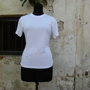 T-shirt en bambou uni doux et respirant. * Évacuation de l&#39;humidité. T-shirt Zero Branding*