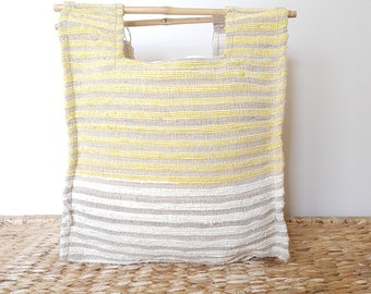 Sac cabas en soie de chanvre avec poignées en bambou ; Couleurs jaune, bleu et arc-en-ciel