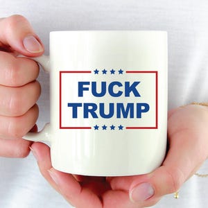 Taza de café "Que se joda Trump", taza de cerámica anti-Trump, no es mi presidente, Trump podría ser condenado a 20-24 años de cárcel, los delincuentes no deberían ser presidentes, juicio político a Trump