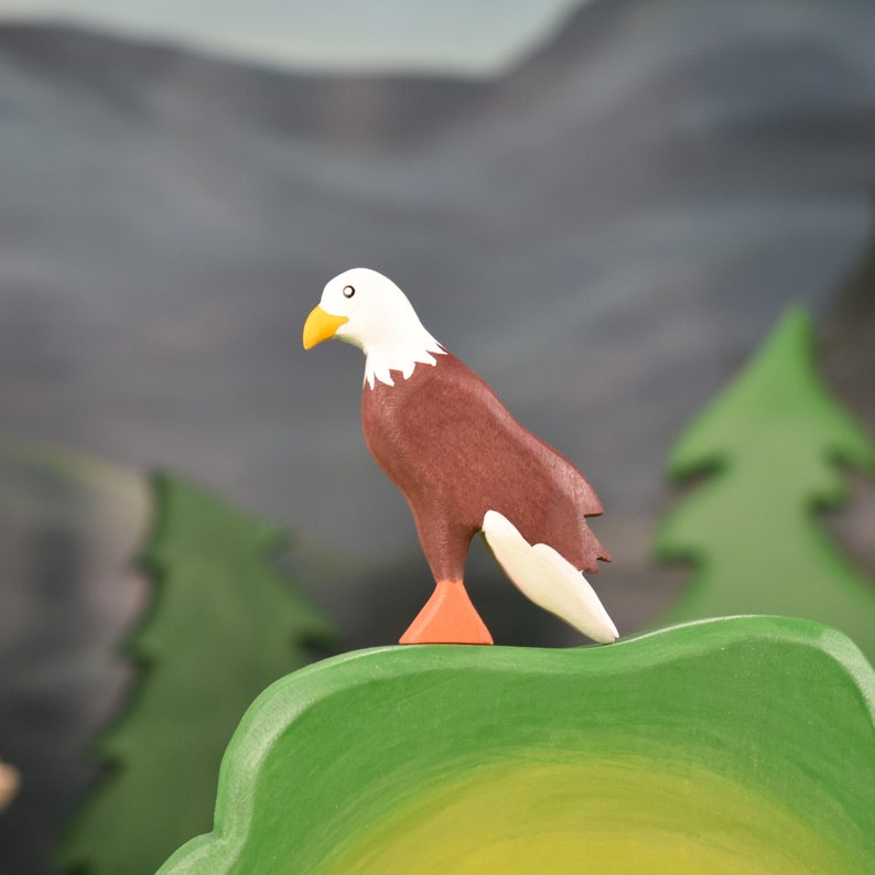 Animaux d'Amérique du Nord Jouets en bois Waldorf Décor de pépinière boisée Jouets pour enfants bio Jouets en bois faits à la main Jouets Waldorf Bald Eagle