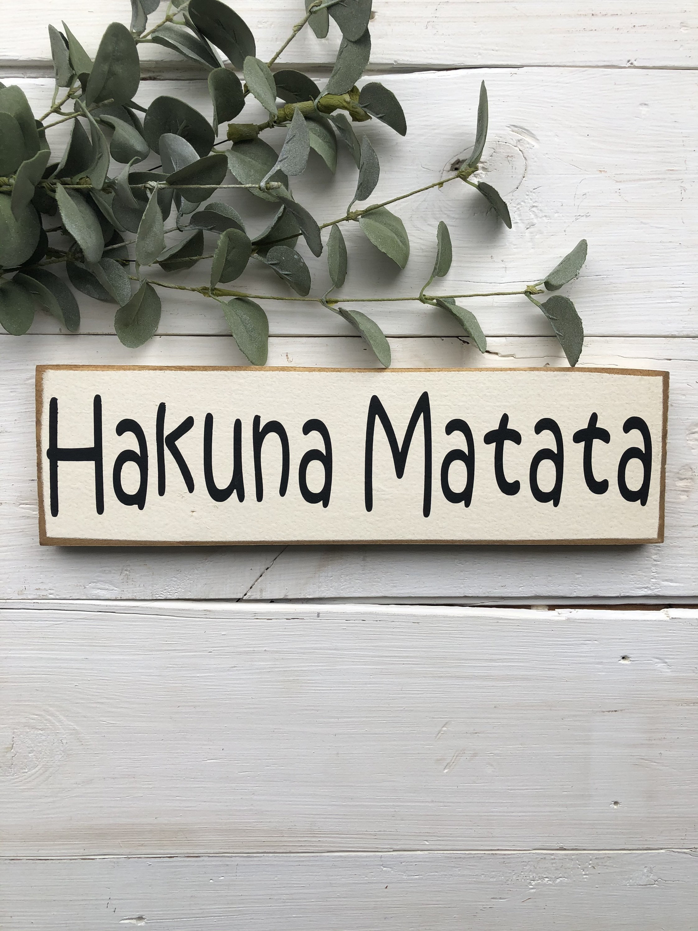 Hakuna Matata Wooden Sign / Hakuna Matata Sign / Playroom | Etsy